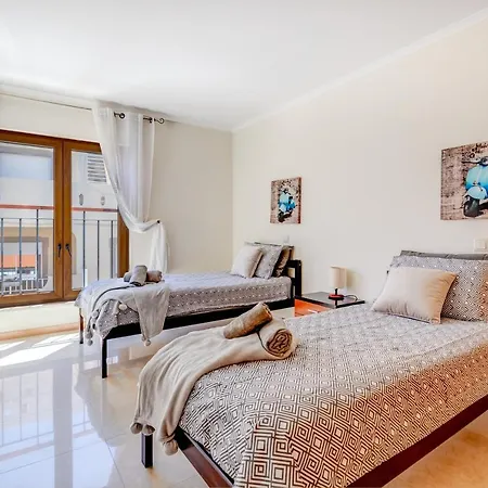 דירה Two Bedroom With Rooftop Pool In אלבור