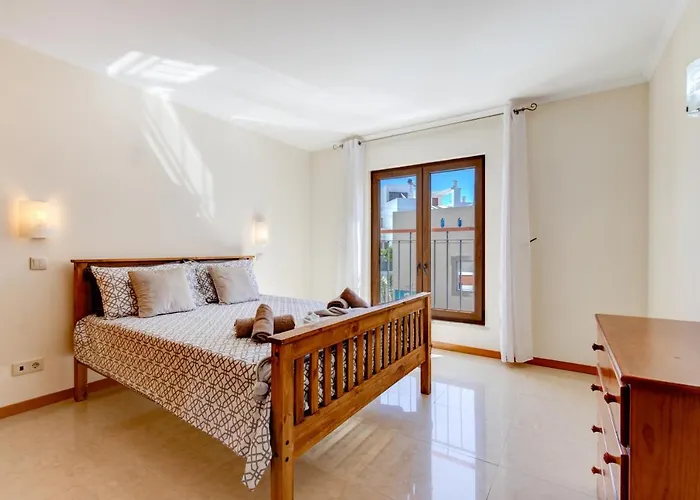 Two Bedroom With Rooftop Pool In Lägenhet Alvor