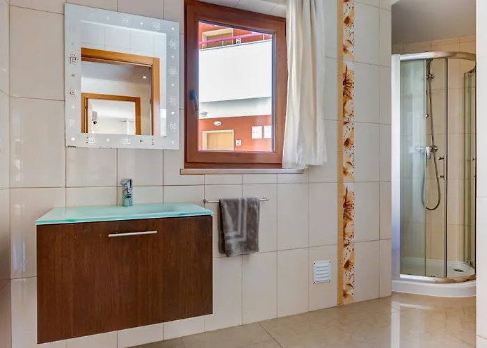 Two Bedroom With Rooftop Pool In Alvor