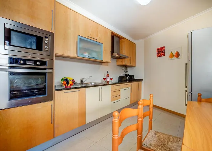 Two Bedroom With Rooftop Pool In Lägenhet