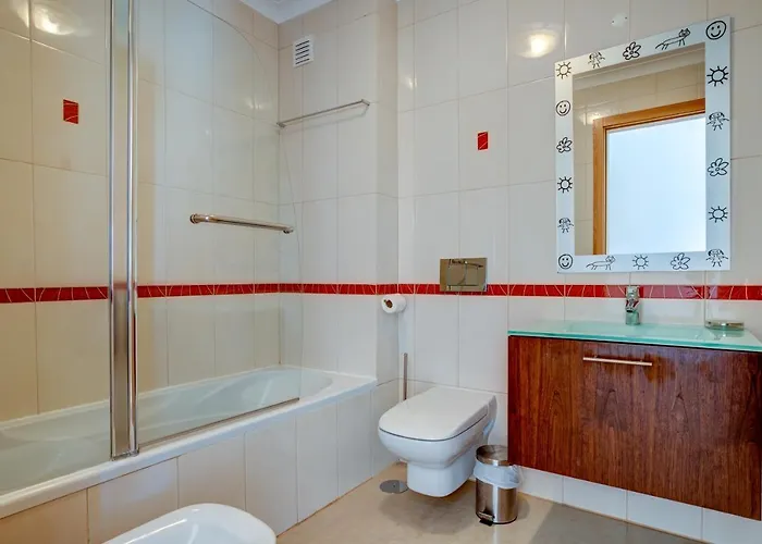 Two Bedroom With Rooftop Pool In Alvor