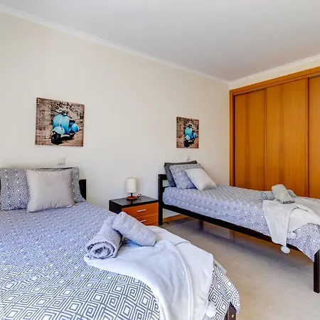 Two Bedroom With Rooftop Pool In * Alvor